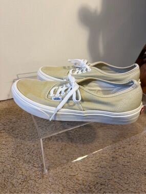 Vans Low-Top Canvas Sneakers in Beige and White size 7
